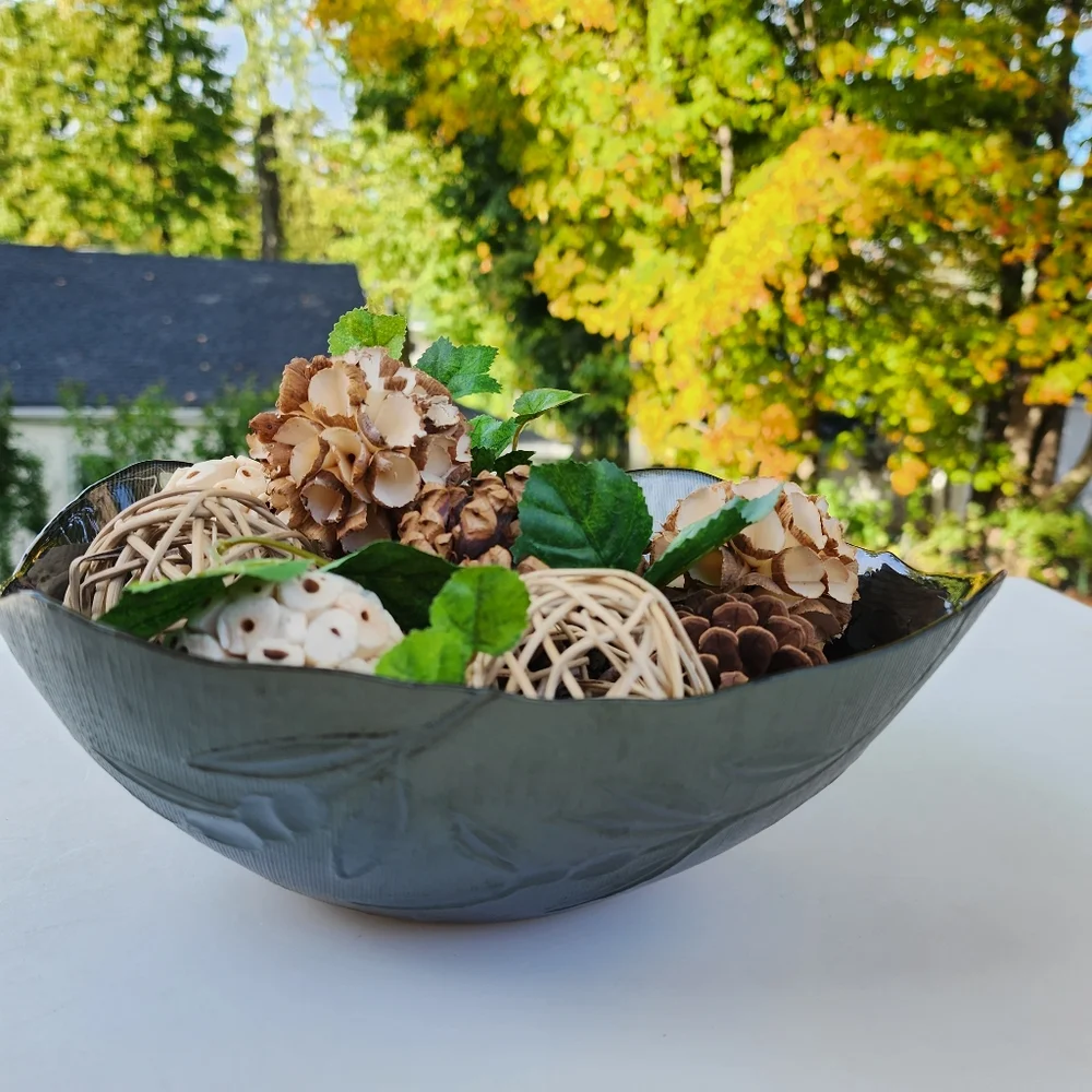 Vintage Monna Art Glass Avocado‎ Green Dish Bowl 9.5in